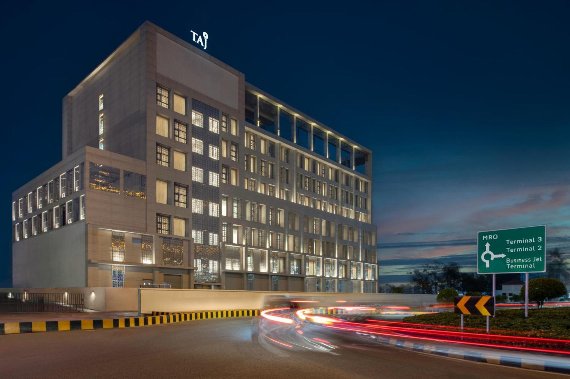 Отель Taj Cochin International Airport, Kerala Коччи Экстерьер фото
